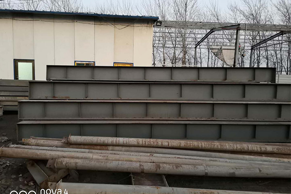 出售300*150直條6米長(zhǎng)，150根，450*200直條6米，全新框架樓的平臺(tái)梁