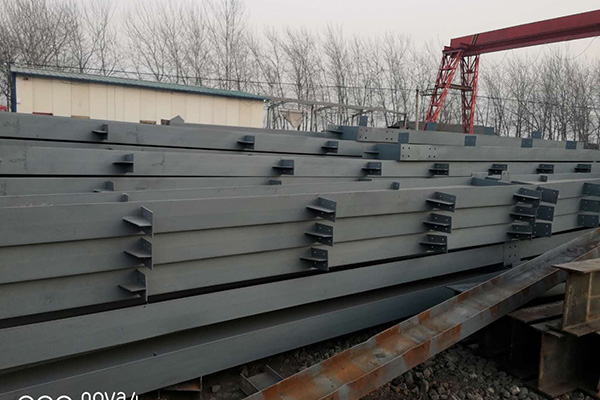 出售26米屋面梁11架，大頭600小頭400*200